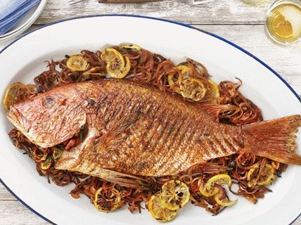 Foto de peixe grelhado frito espanhol