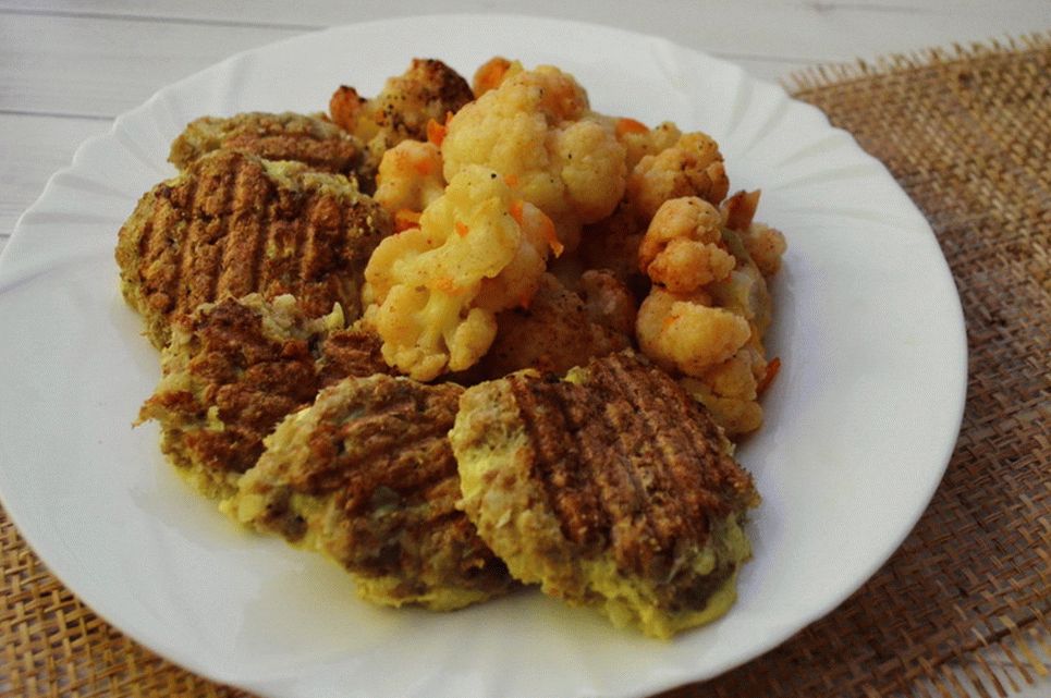 Bolinhos de peixe grelhados