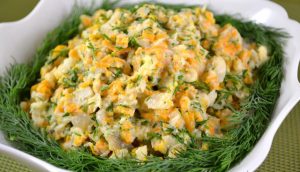 Salada de peixe Pollock