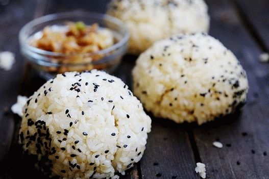 Foto Bolinhos de arroz com frango frito