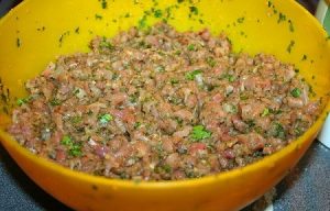 Rolo de carne picada com ovo