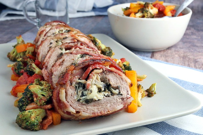 Rolo de carne de porco com bacon