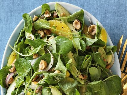Foto salada de abacate, agrião e laranja