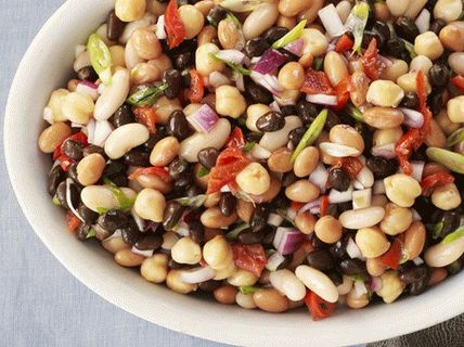 Salada de feijão e grão de bico