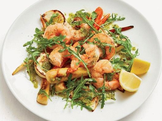 Salada de camarão e legumes assados