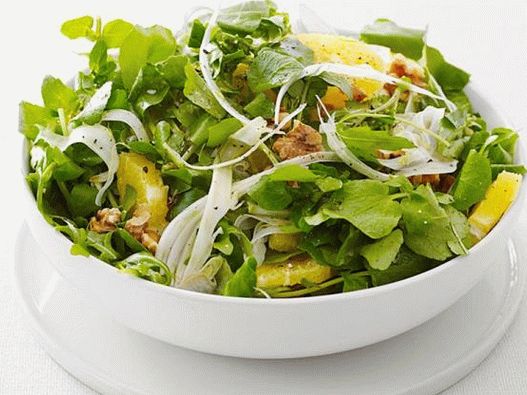 Foto Salada verde precoce com laranjas