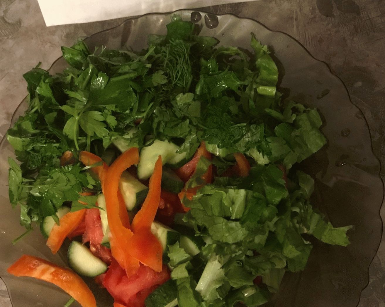 Salada de legumes frescos
