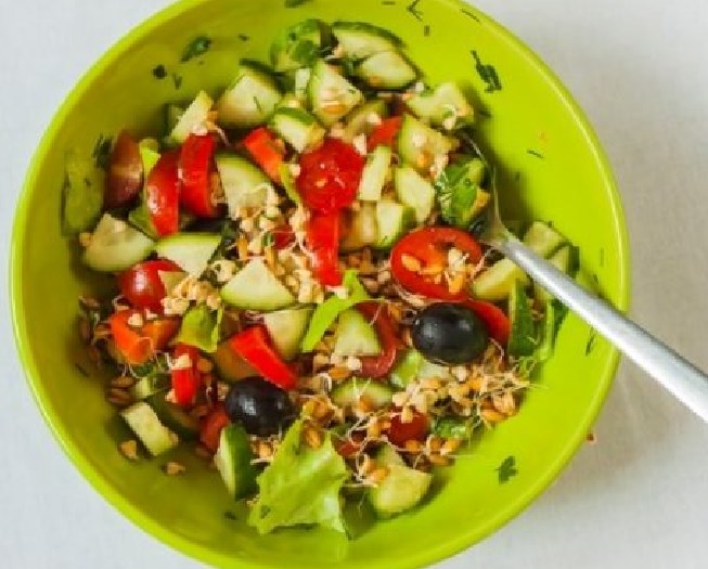 Salada verde de trigo sarraceno