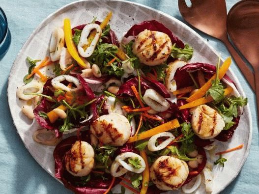 Foto de salada de frutos do mar grelhados