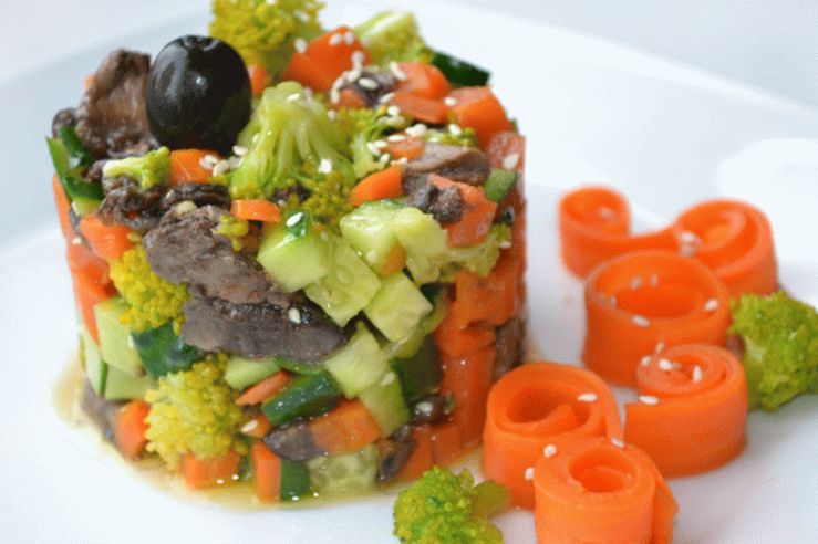 Salada de legumes com cogumelos