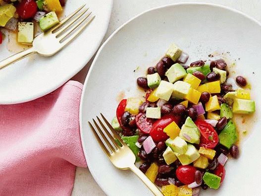 Salada de fotos com abacate