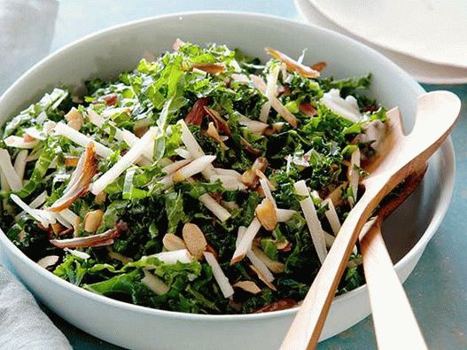 Salada de fotos com couve e couve de maçã