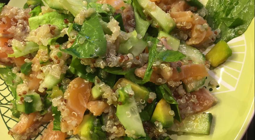 Salada de Salmão Quinoa