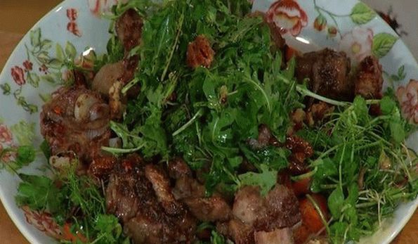Salada de fígado de galinha