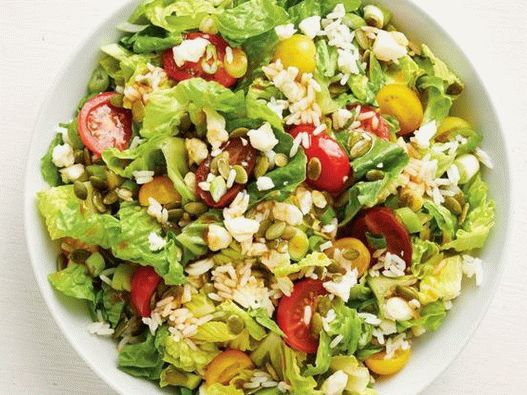 Foto salada com arroz e tomate cereja com molho de agave