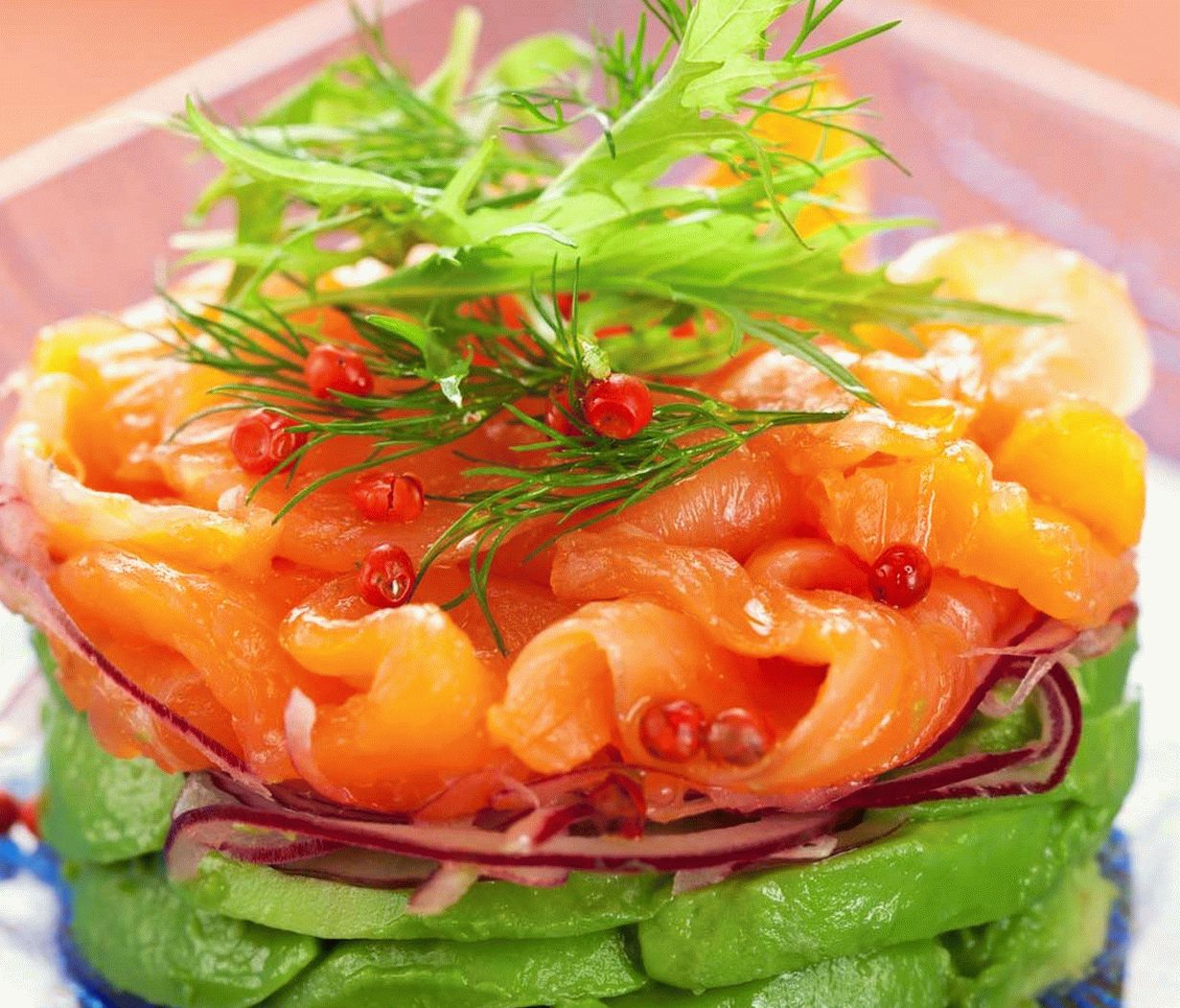 Salmão com Salada de Kiwi