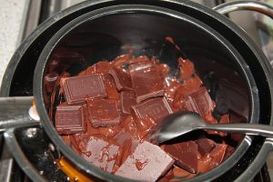 Charlotte com chocolate