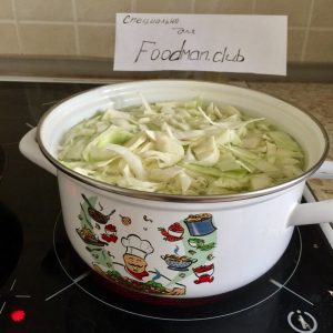 Sopa de repolho vegetariano