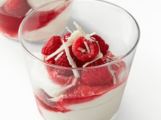 Parfait de framboesa com chocolate branco