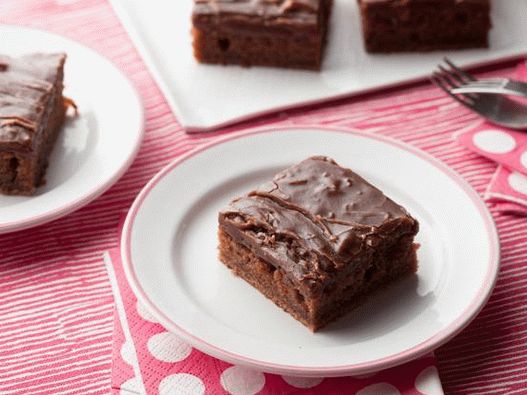 Bolo de chocolate em uma assadeira