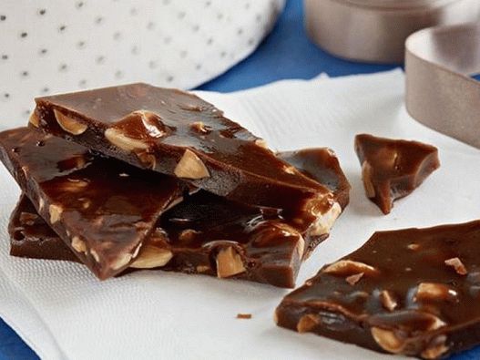 Foto de chocolate com íris de amêndoas