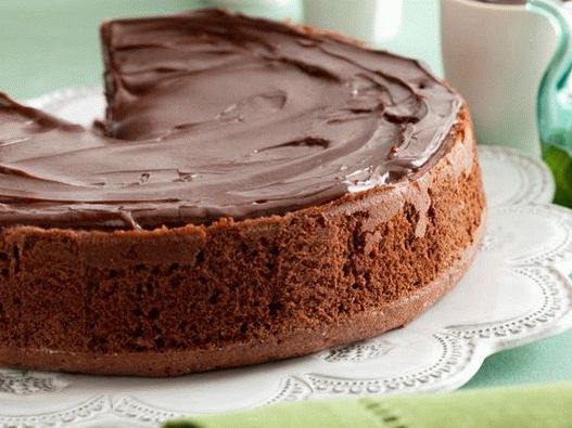 Foto Bolo de chocolate com caramelo e menta