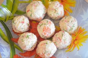 Bolas de queijo com salmão