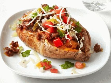 Foto de batata doce recheada com pimentão