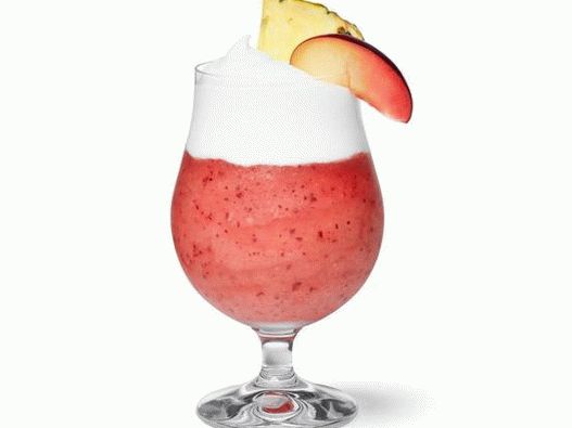 Foto coquetel de ameixa com creme de coco