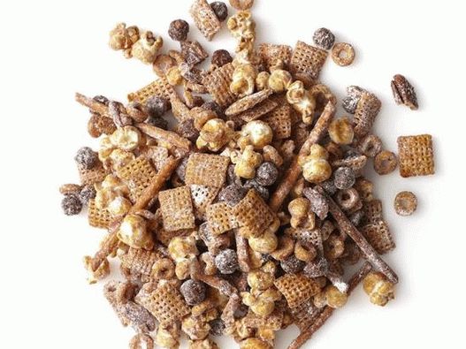 Foto Uma mistura de petiscos com sabor de chocolate e praliné