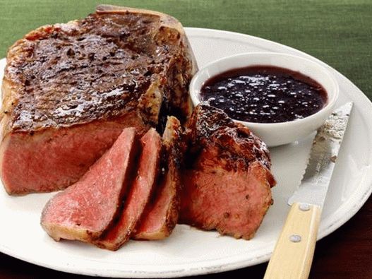 Photo Steak com vinho tinto e molho de chalota