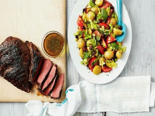 Uma foto de bife do lombo na marinada italiana grelhada