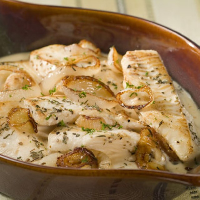 Bifes de bacalhau em creme de leite