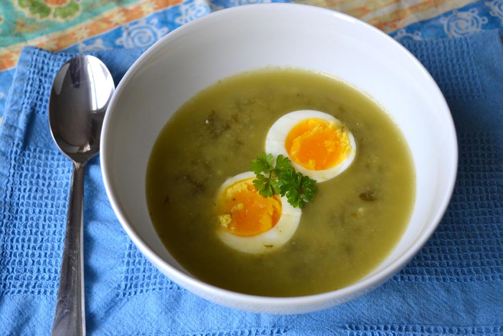 Sopa de folhas de rabanete