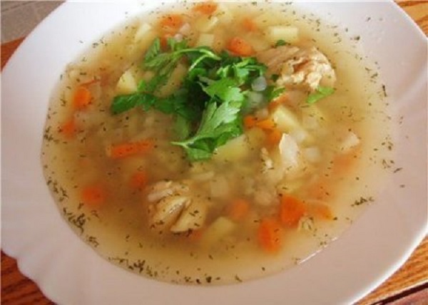 Sopa de peixe enlatada