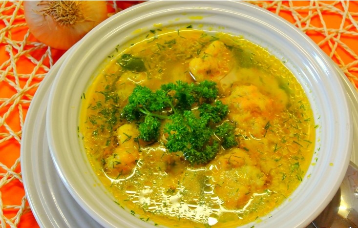 Sopa de bolinho de cenoura