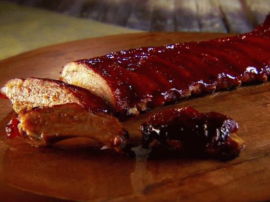 Foto Costelinha de porco com molho picante de churrasco de ameixa no forno