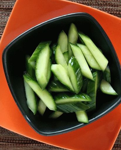 Foto salada tailandesa de pepino