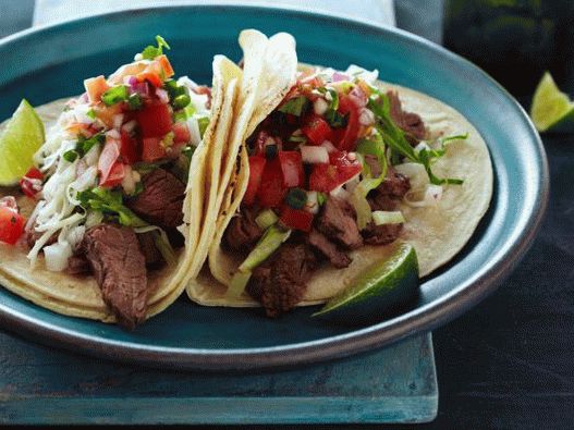 Foto de Taco carne assada com molho fresco