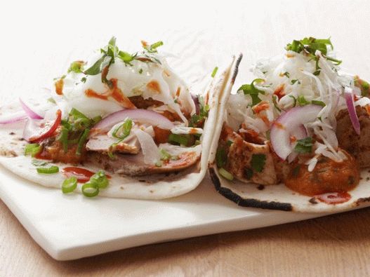 Foto de tacos com peixe mahi-mahi