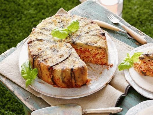 Foto de macarrão berinjela com timbal