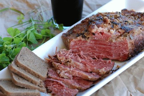 Foto de carne enlatada em cerveja