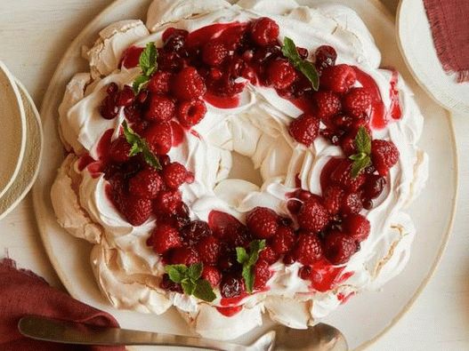 Foto, bolo merengue, -, um, merengue festivo, grinalda, com, bagas