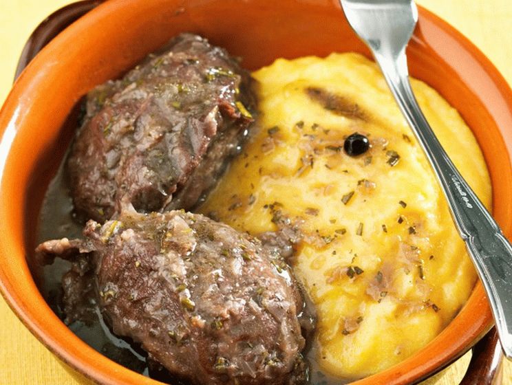 Bochechas de porco assada