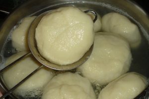 Bolinhos de massa ucranianos