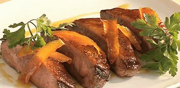 Peito de pato assado