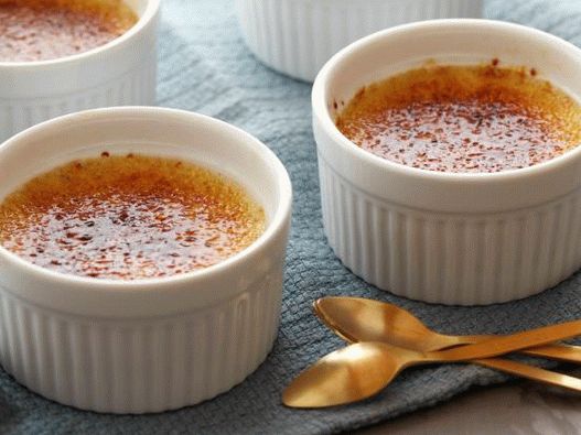 Foto creme de baunilha brulee