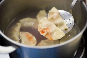 Bolinhos de massa com morangos