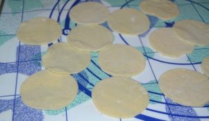 Bolinhos de massa com queijo cottage