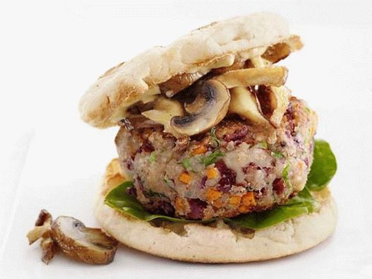 Foto hambúrgueres vegetarianos com cogumelos